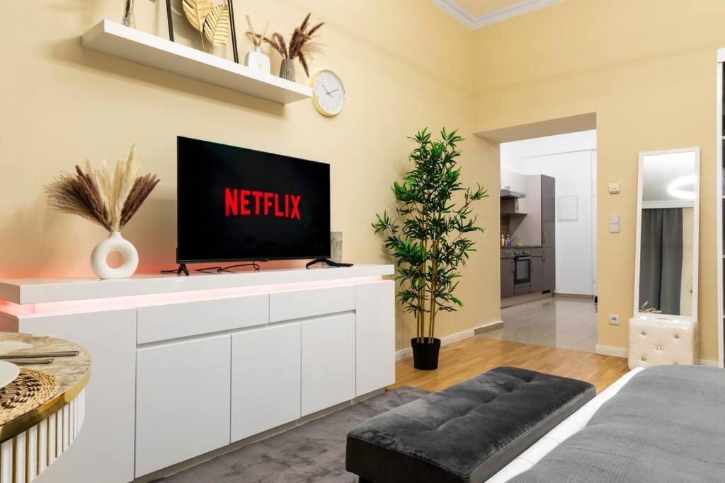 Golden Living In Appartement